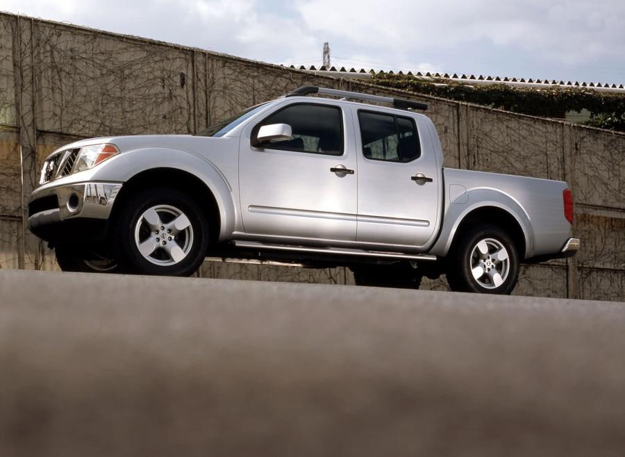  Nissan Frontier Crew Cab 2005 года  (фото 6 из 13)